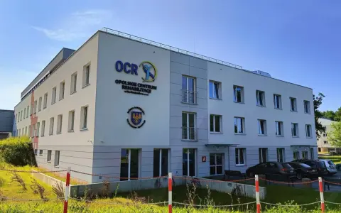 Nowoczesny budynek Opolego Centrum Rehabilitacji w Korfantowie. Długość rehabilitacji zależy od indywidualnych potrzeb pacjenta.