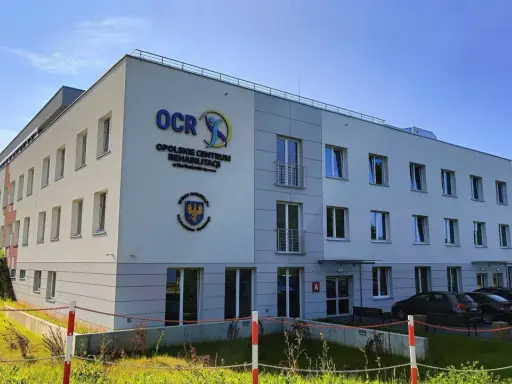 Nowoczesny budynek Opolego Centrum Rehabilitacji w Korfantowie. Długość rehabilitacji zależy od indywidualnych potrzeb pacjenta.